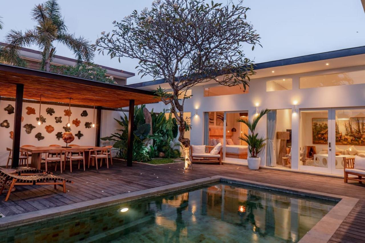 Suar Villa *
